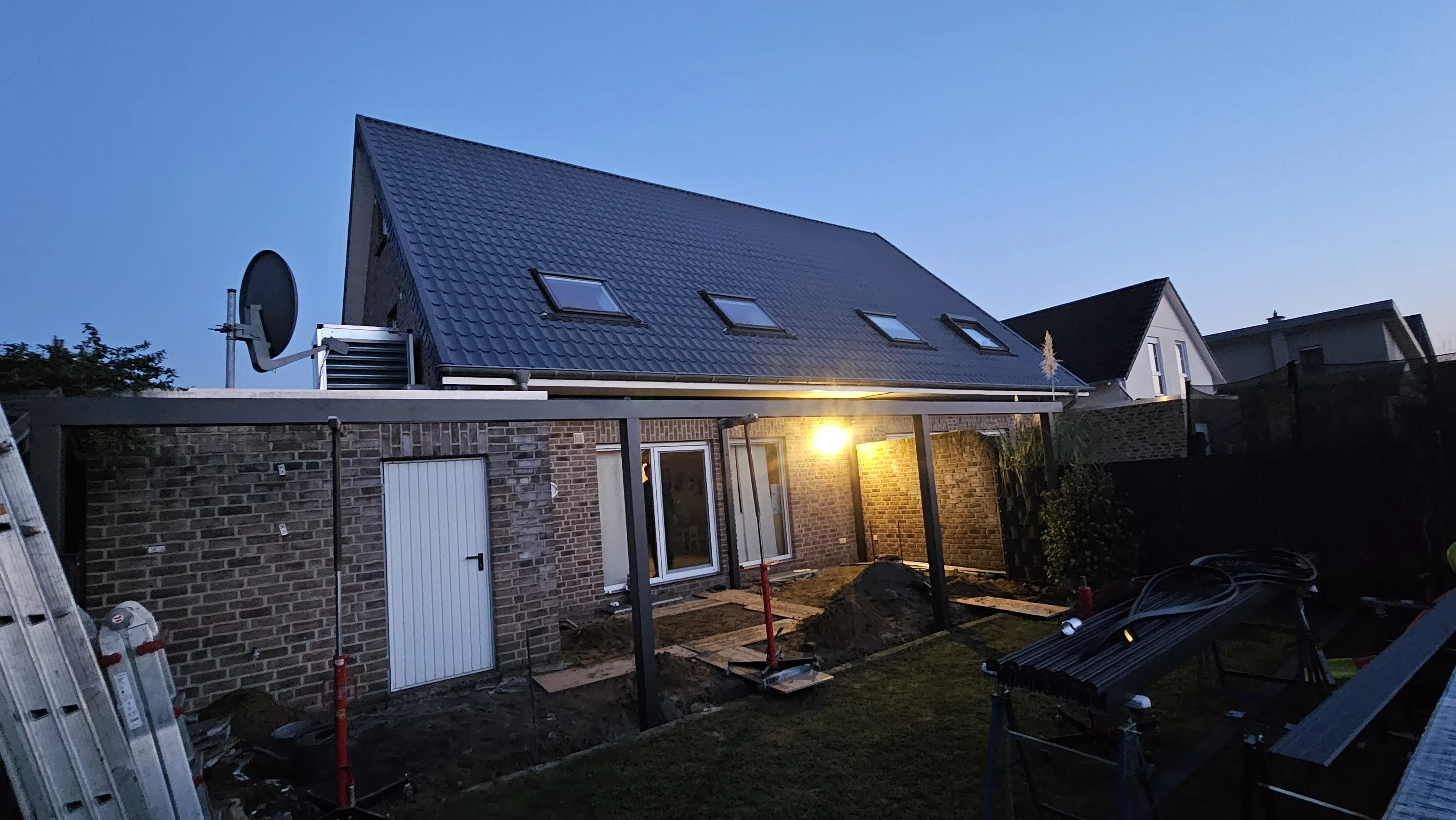 Patio roof in the Lower Rhine region – installed in Alpen by Bauelemente Wigezzy