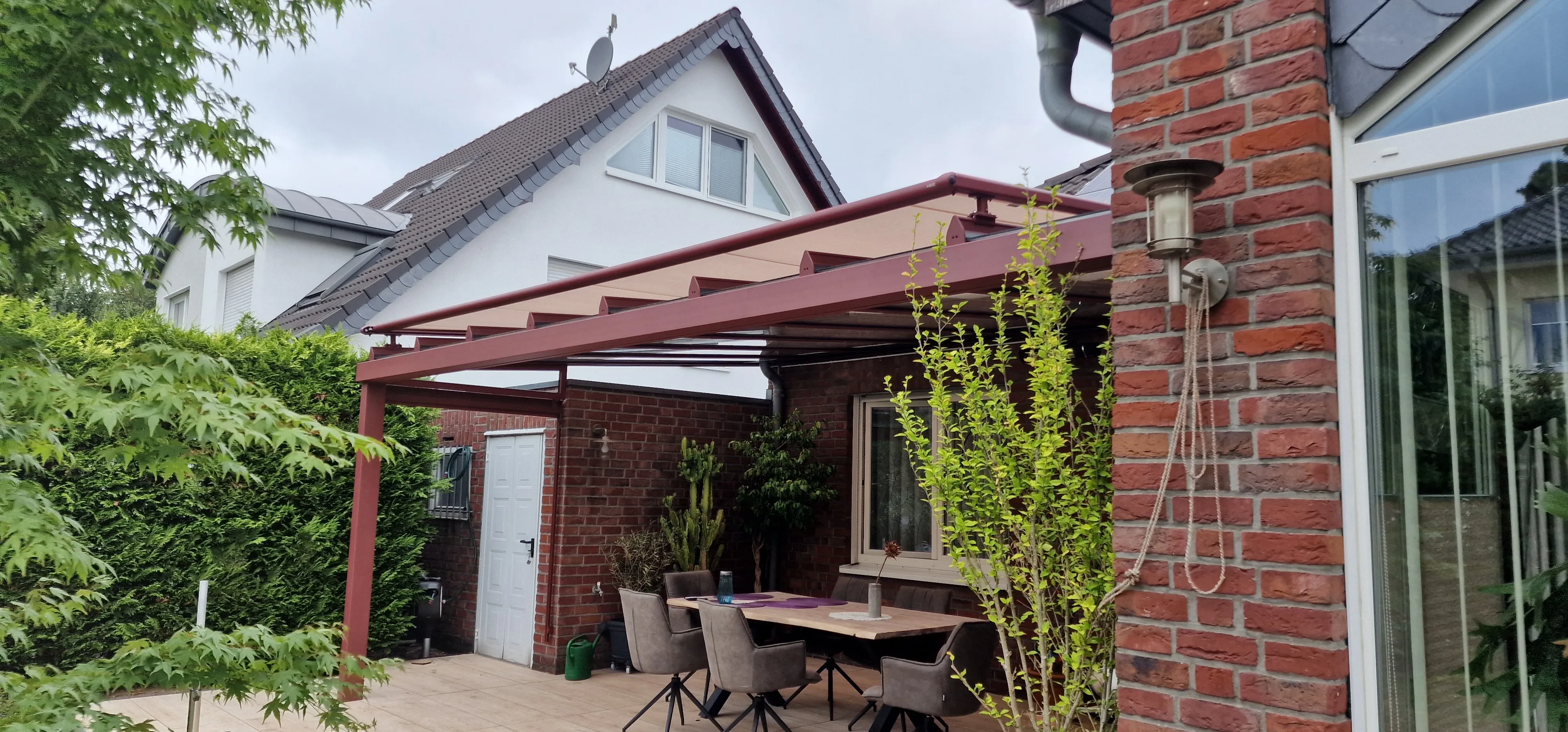 Maßgefertigte Aluminium-Terrassenüberdachung von Wigezzy