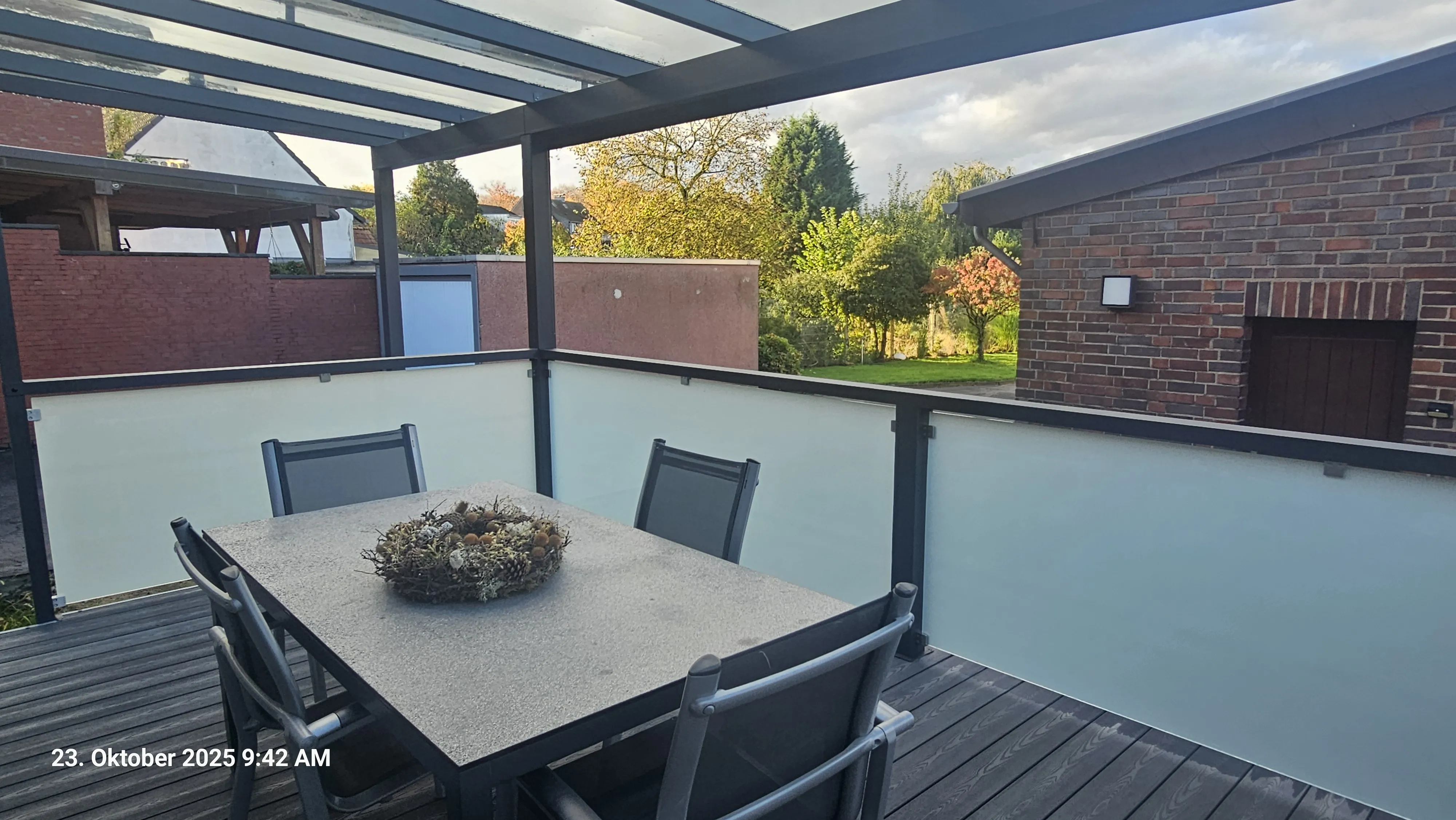 Moderner Wohnwintergarten am Niederrhein – Montage in Moers durch Bauelemente Wigezzy