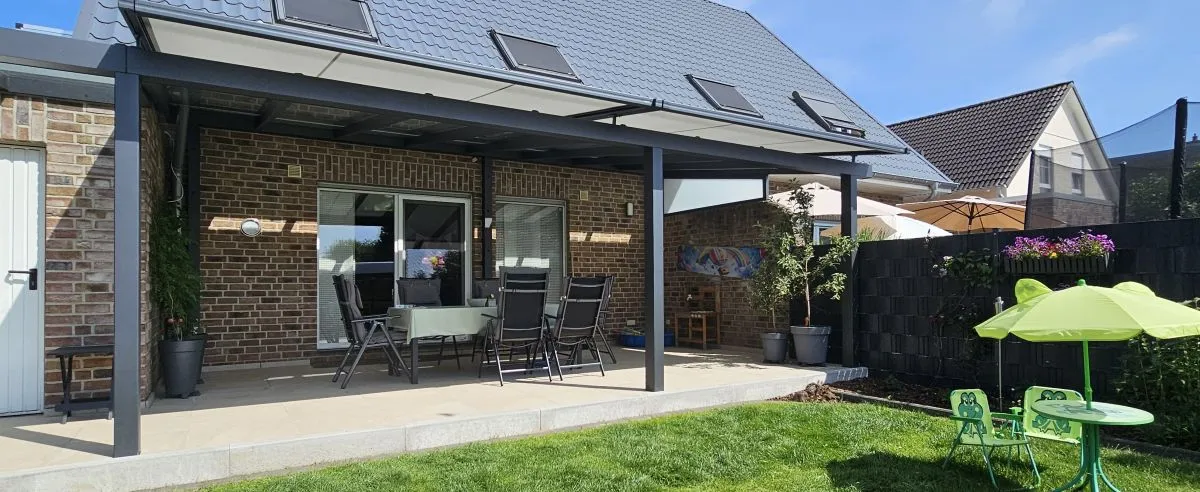 Terrassendach mit VSG-Glas am Niederrhein – Montage in Geldern durch Bauelemente Wigezzy